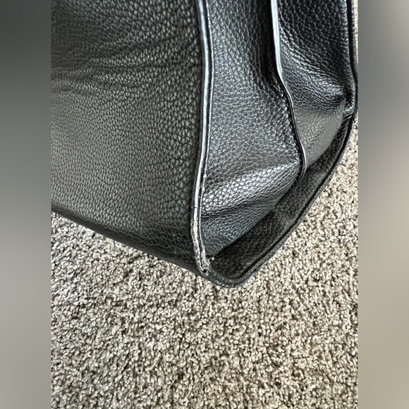 Guess satchel handbag - Picture 10 of 11